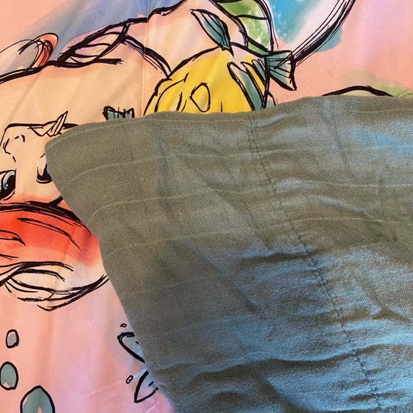 Little Unicorn Deluxe quilt - Picture 3 of 3